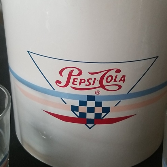Vintage PEPSI COLA ice bucket and 3 tmblr glasses. - Picture 3 of 4